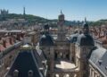 Violente bagarre entre deux femmes dans un centre commercial à Lyon : l’une perd un doigt
—
Bagarre choc à Lyon : une femme perd un doigt lors d’une violente altercation en centre commercial