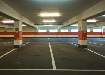100 $ pour se garer : Découvrez le business lucratif des places de parking au stade de Boston