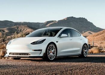 La France teste la conduite autonome révolutionnaire de Tesla